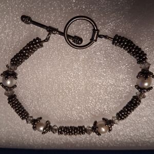 Elegant Pearl and Bead Bracelet